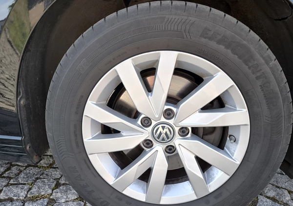 Volkswagen Passat cena 73900 przebieg: 221000, rok produkcji 2020 z Gubin małe 596